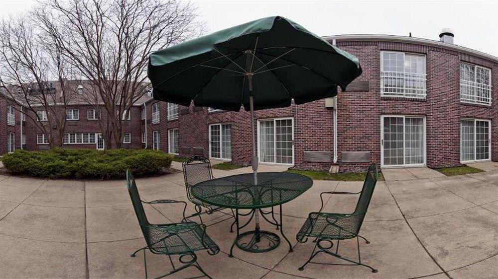 Holiday Inn Express Des Moines-At Drake University, An Ihg Hotel Bagian luar foto