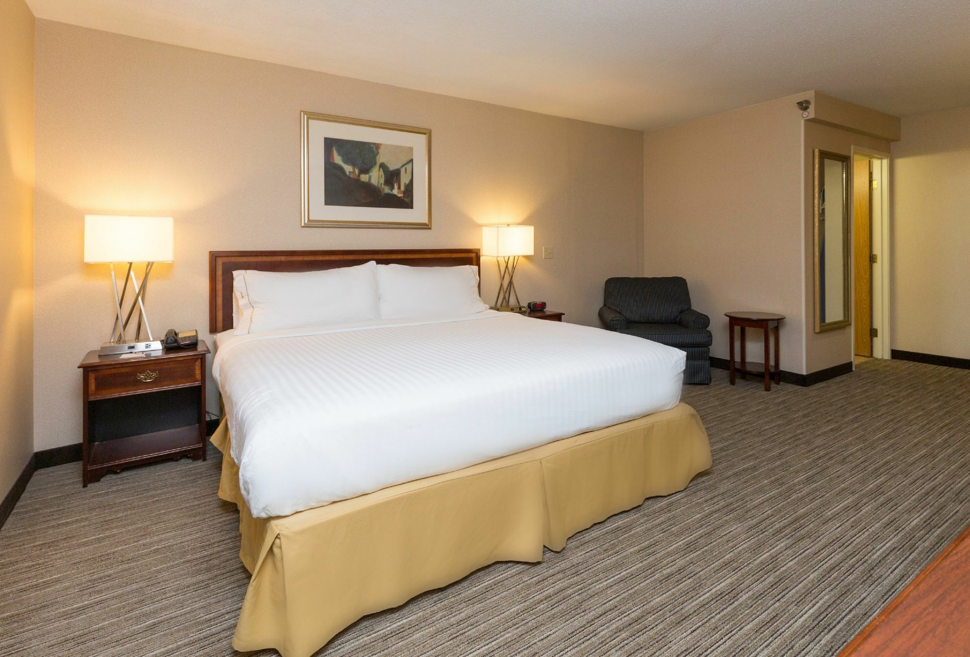 Holiday Inn Express Des Moines-At Drake University, An Ihg Hotel Bagian luar foto