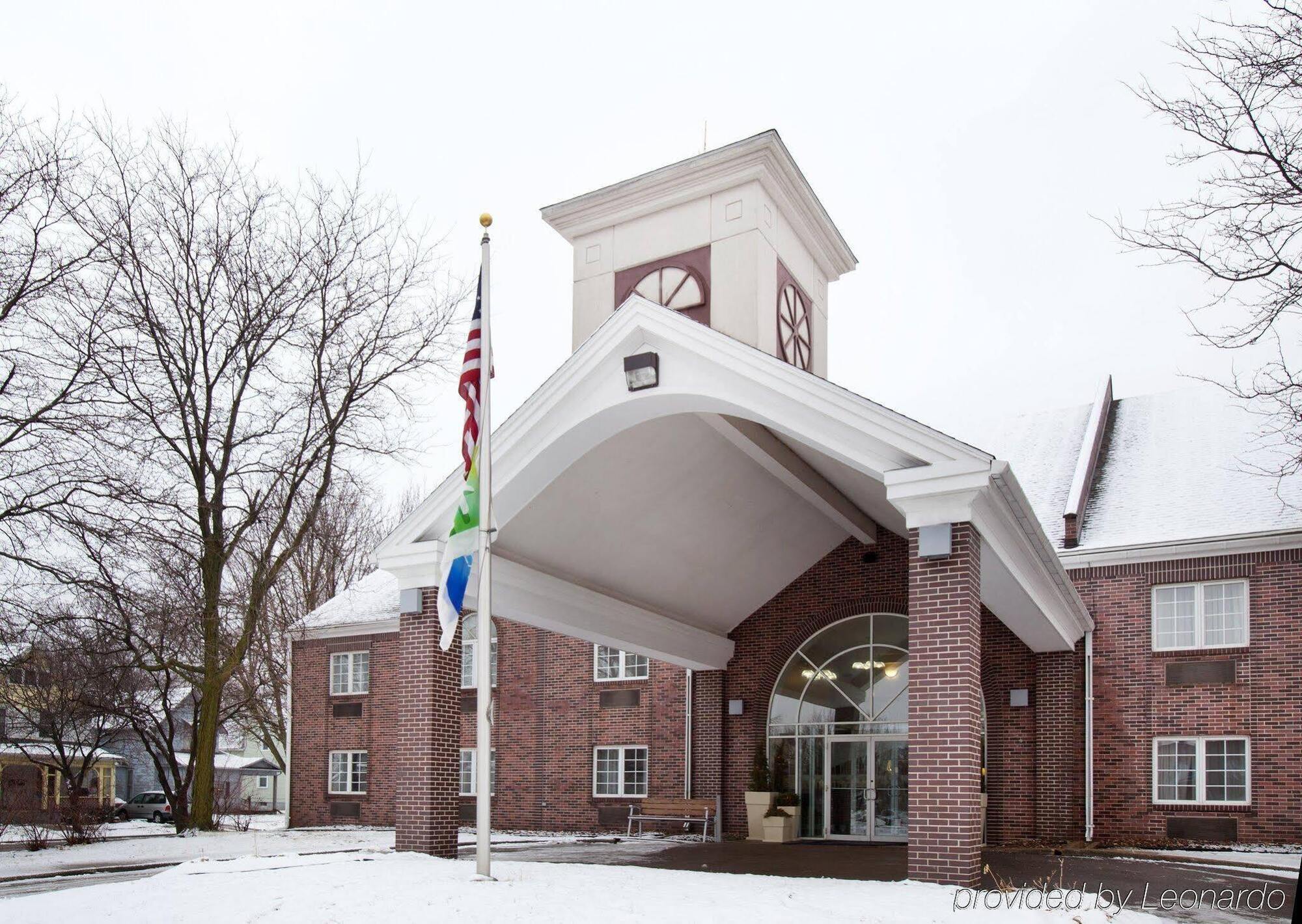 Holiday Inn Express Des Moines-At Drake University, An Ihg Hotel Bagian luar foto